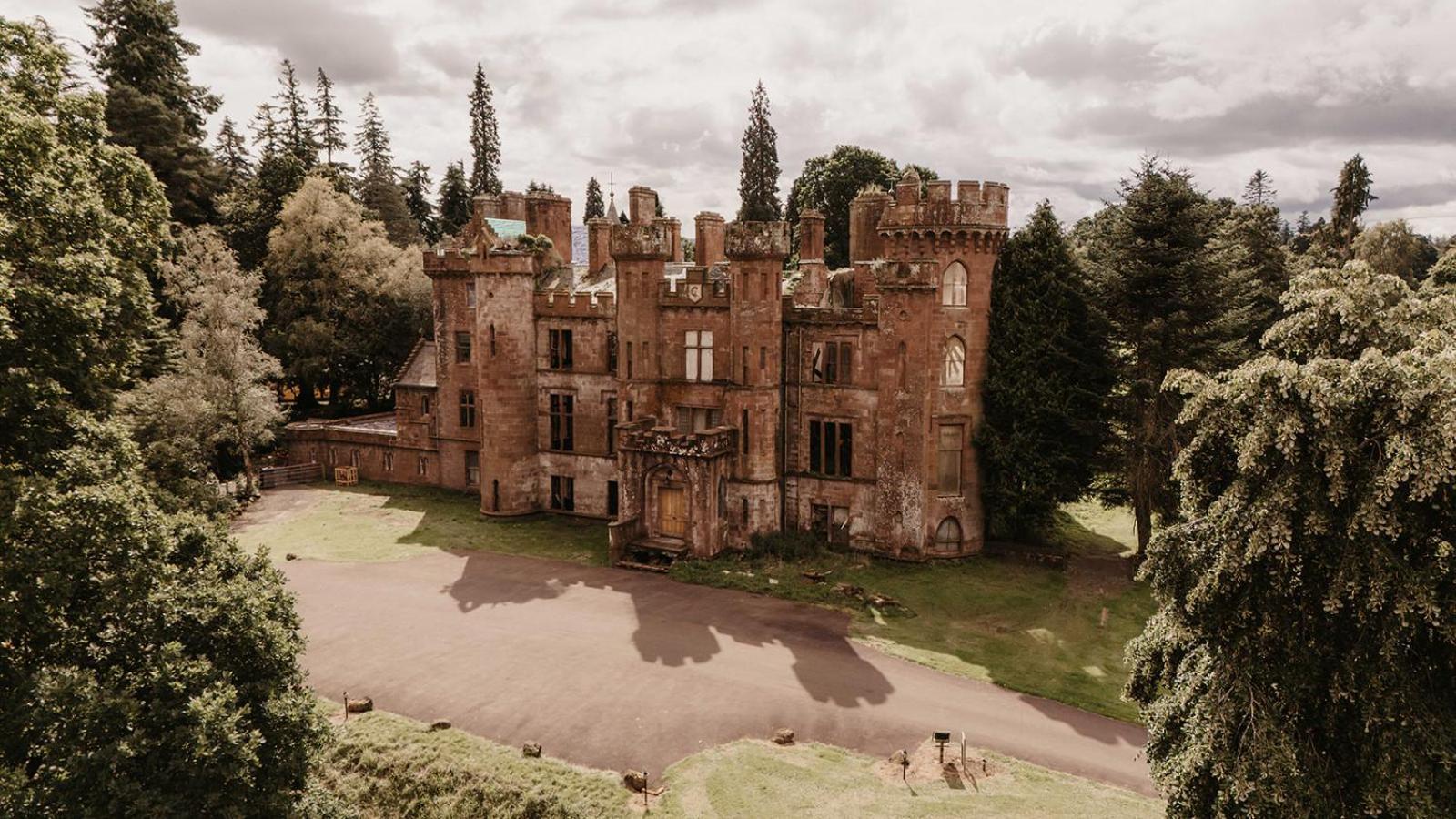 Luxury Woodland Lodge Retreat At Culdees Castle كريف المظهر الخارجي الصورة